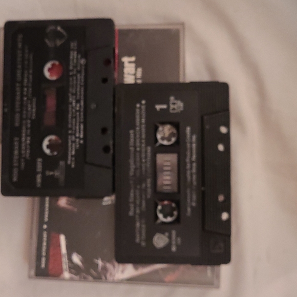 Two cassette 1/Rod Stewart-Vagabond heart and 2/ Rod Stewart-Greatest Hits - Picture 2 of 3